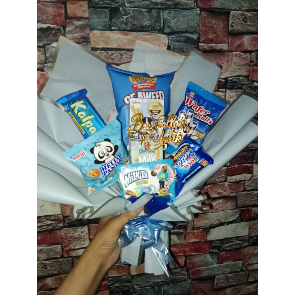 BUKET SNACK BIRU ULANG TAHUN/WISUDA