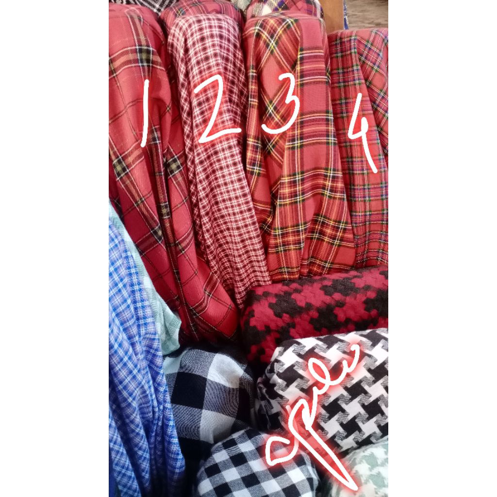 kain kotak merah lebar kecil (tenun printing)