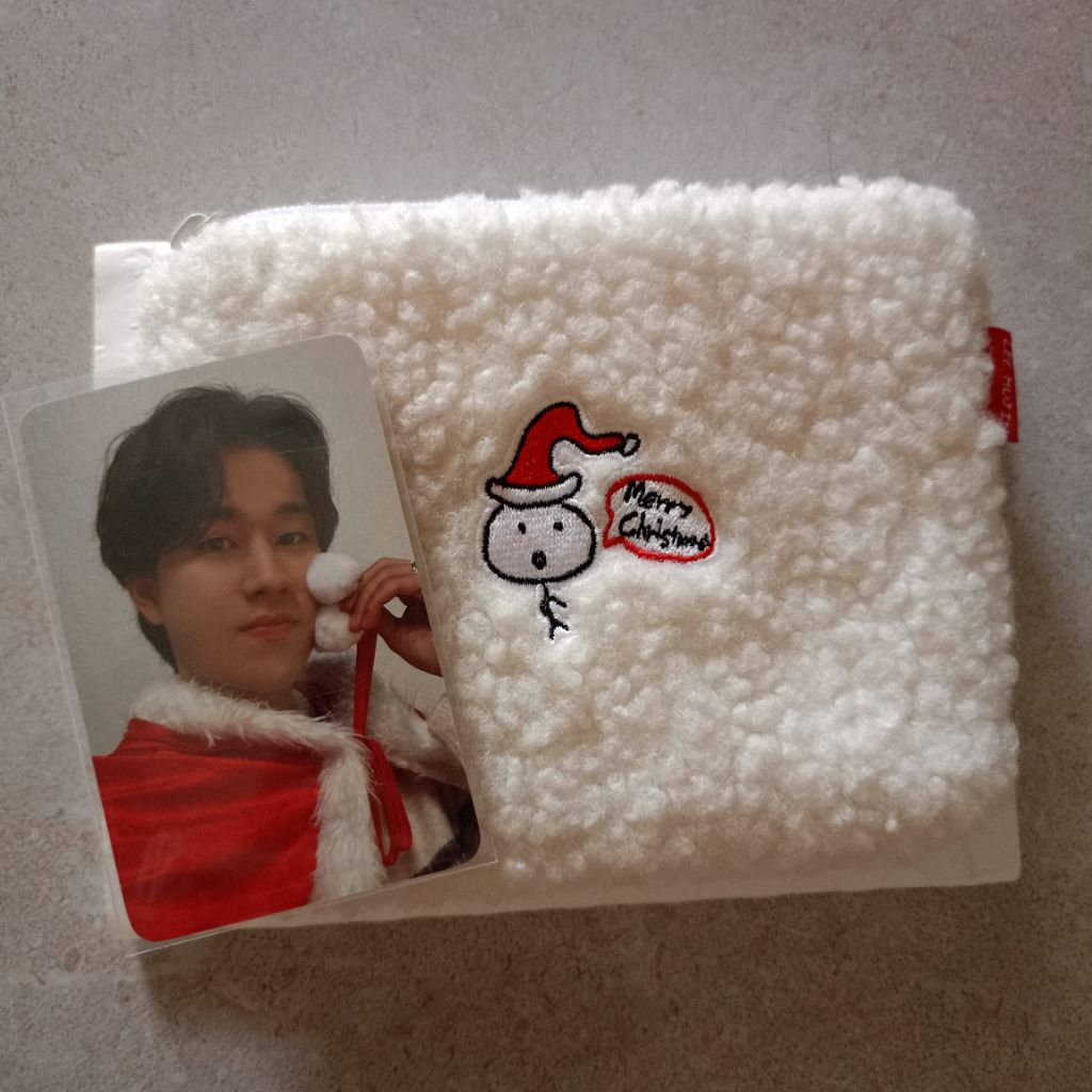 WTS LEE MUJIN OFC MD CHRISTMAS SPECIAL EDITION BOUCLE POUCH & PHOTOCARD