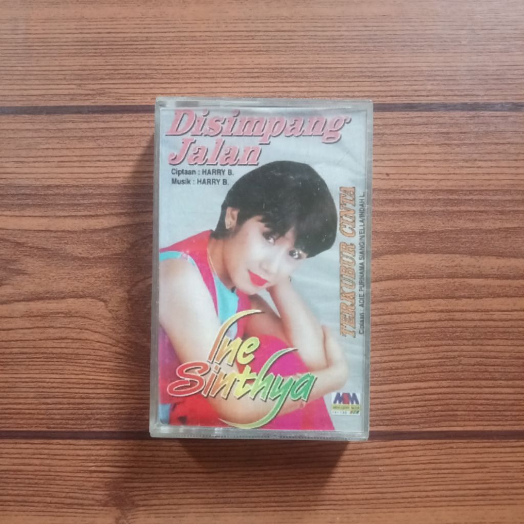 Kaset INE SINTHYA Disimpang Jalan