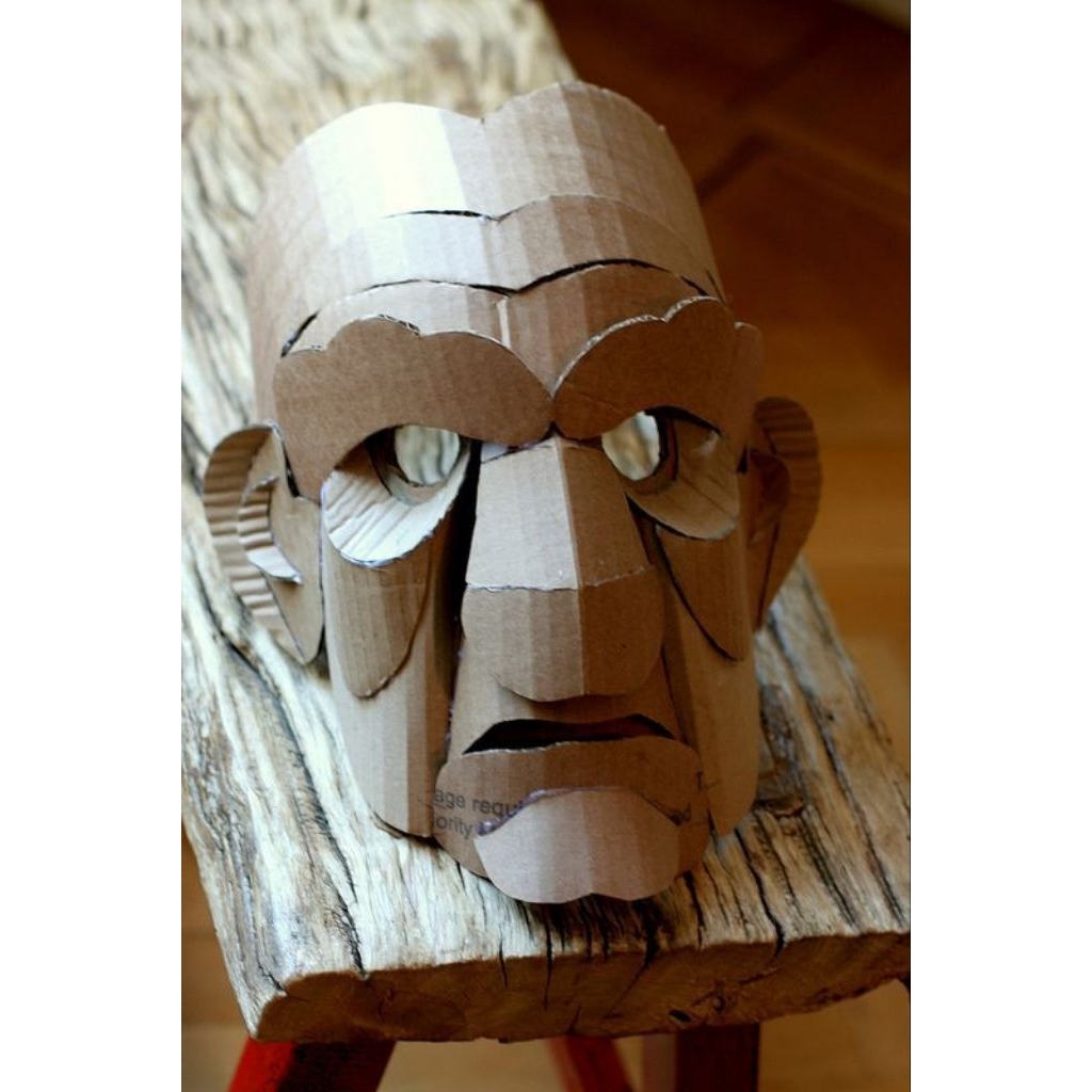 topeng kalakter kerajinan kardus terbaik
