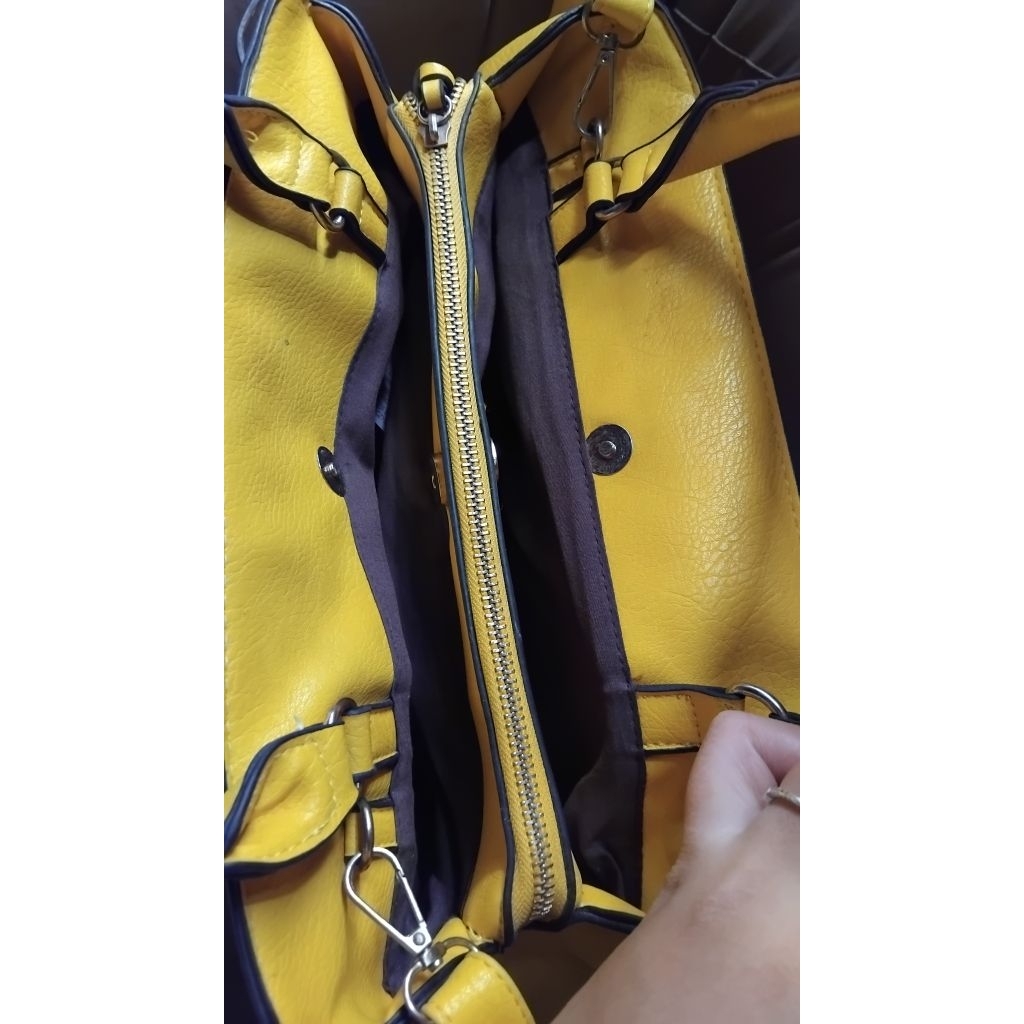 preloved tas stradivarius