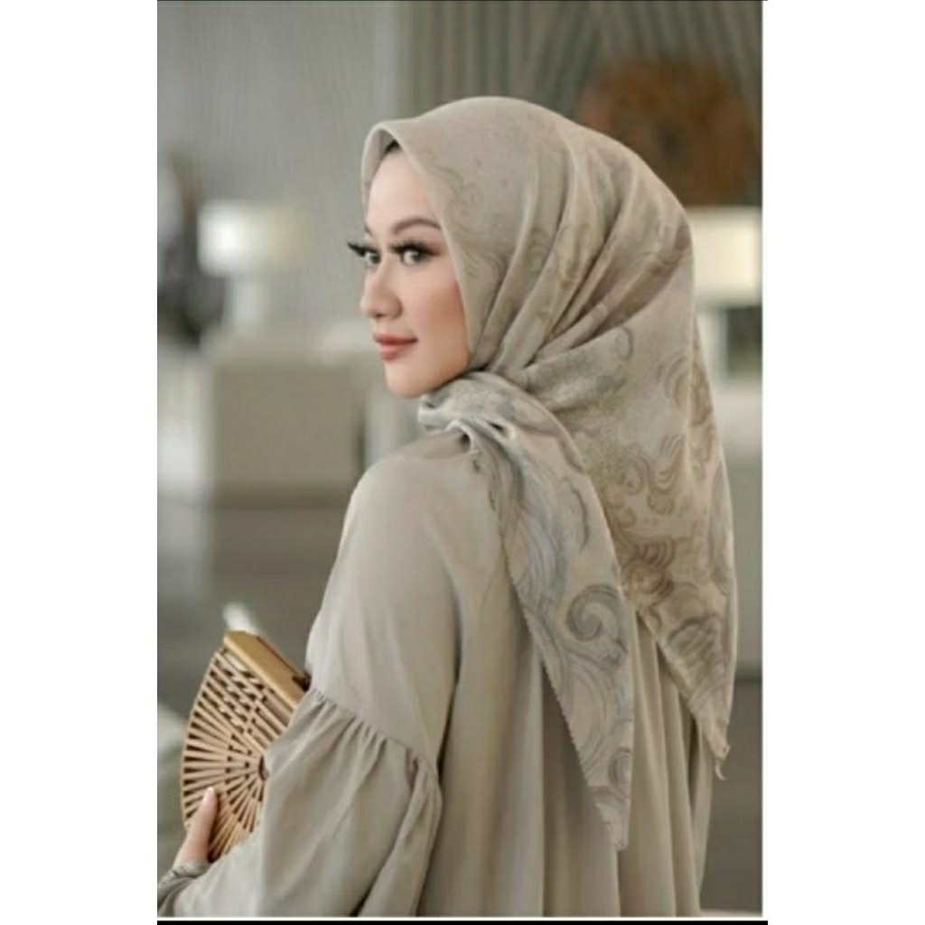 READY PRELOVED LIKE NEW.. WAVE SAND VOAL REGULER BUTTONSCARVES