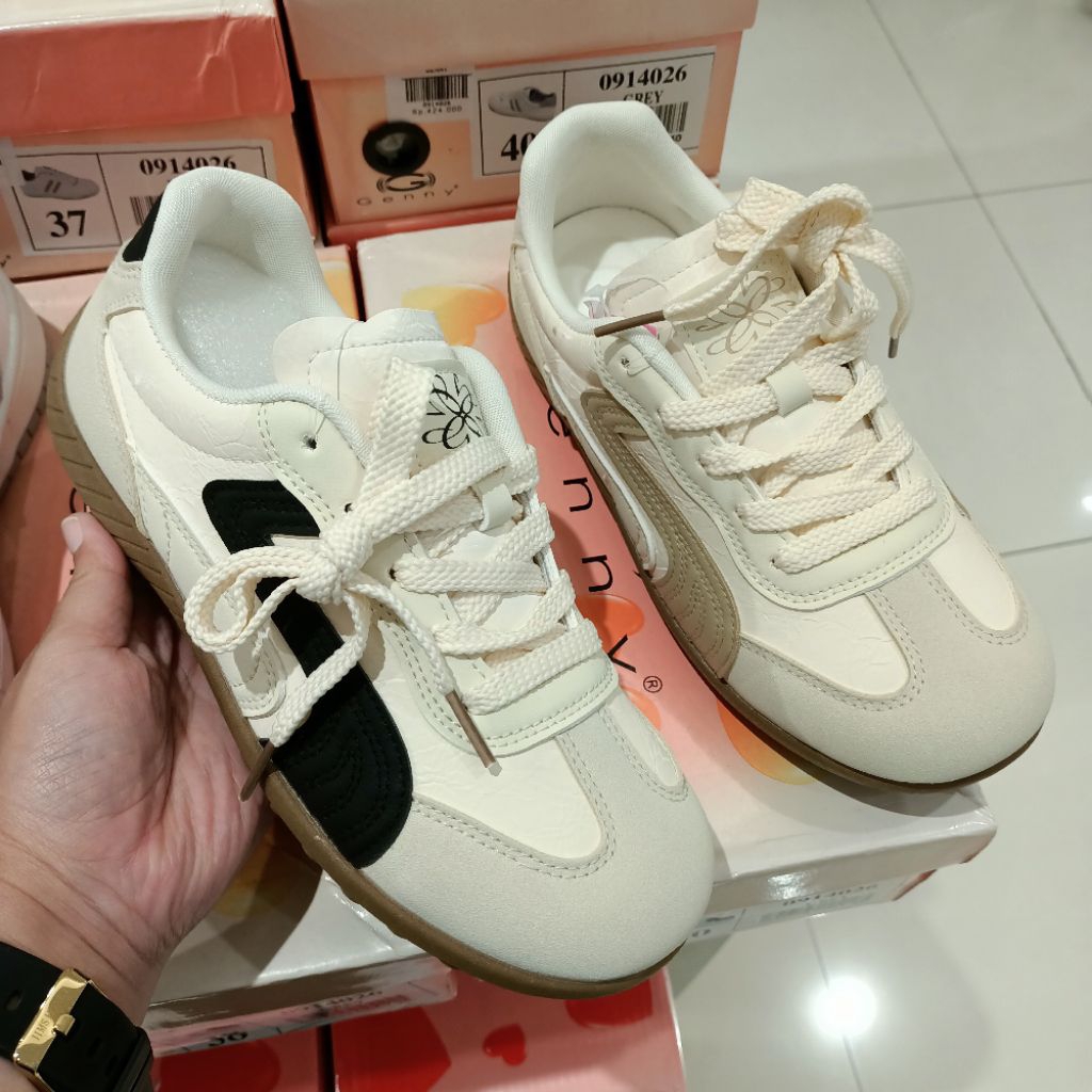 sepatu wanita sneakers GENNY original