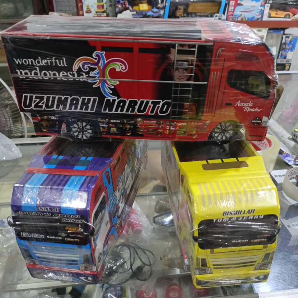 truk oleng ada lampu dan terpal