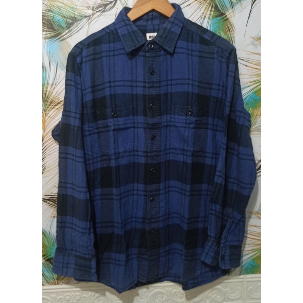 kemeja flannel uniqlo