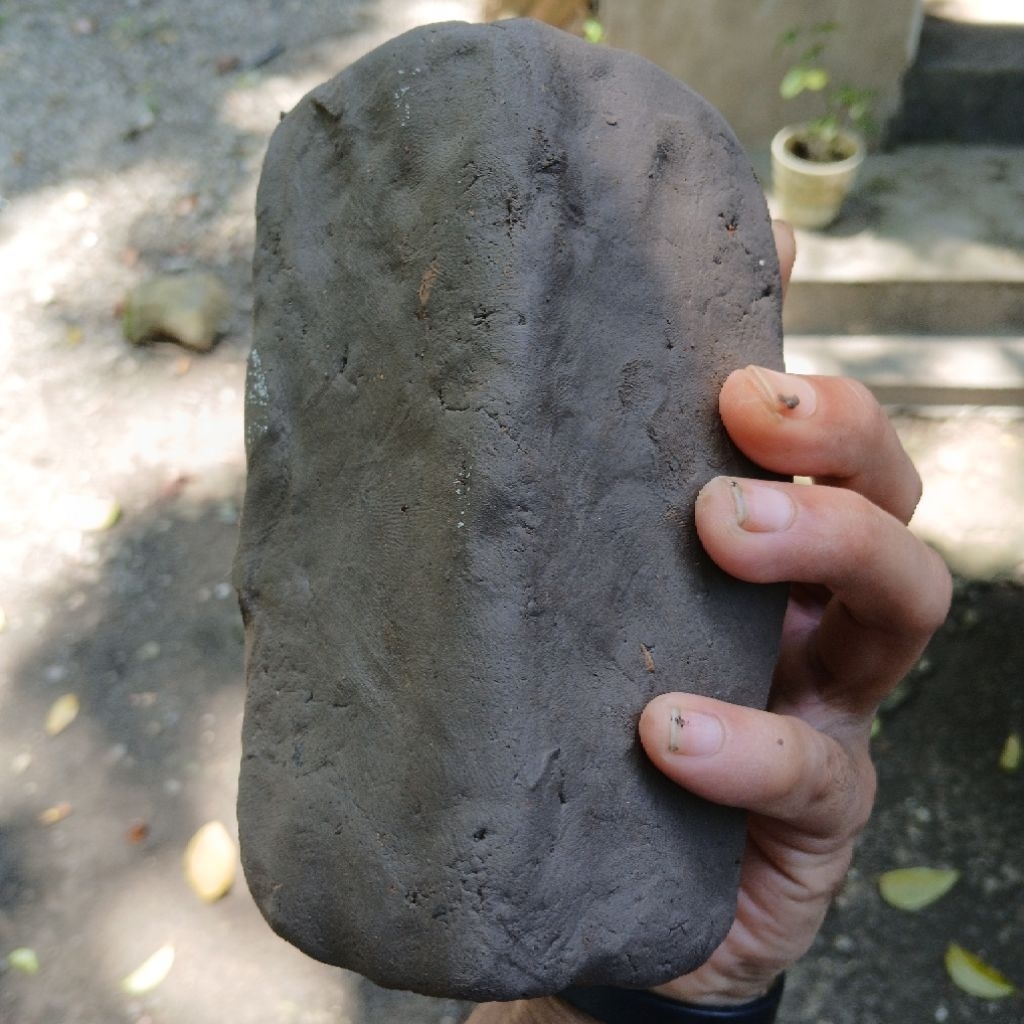 Lempung Hitam kiloan Tanah liat Subur