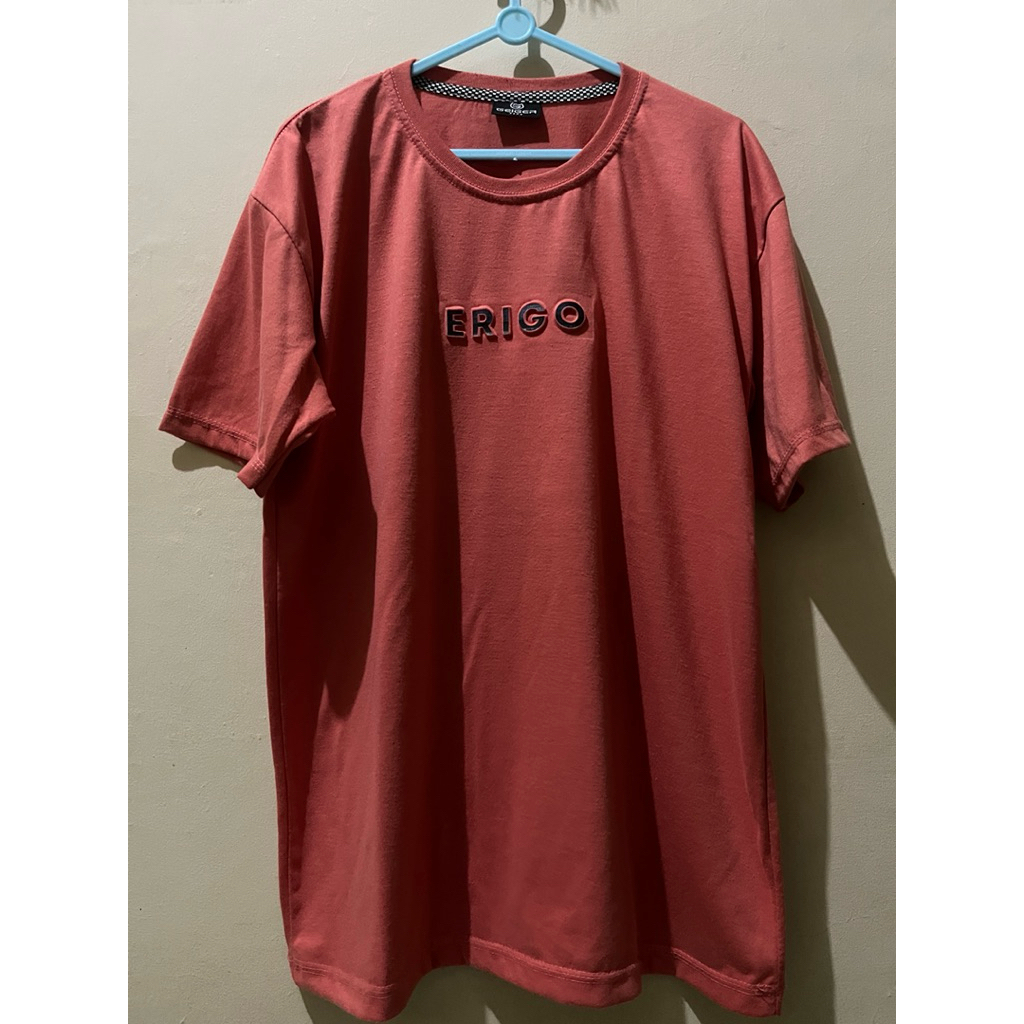 Kaos ERIGO Original Tshirt Pria Wanita Unisex Warna Merah Marun Premium Cotton