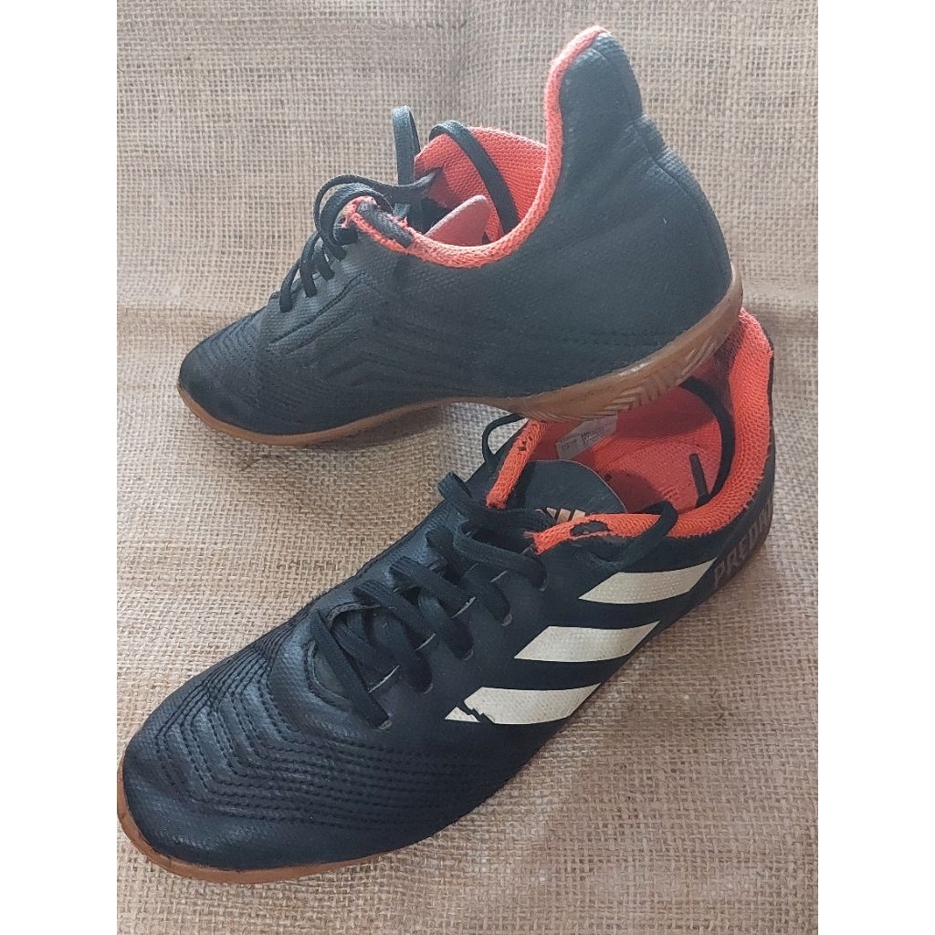 Preloved sepatu Futsal Adidas Predator anak original no box no 37,5