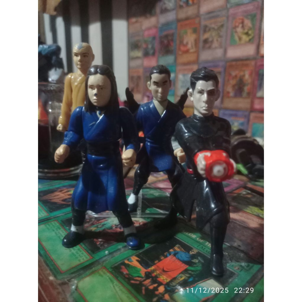 set figure avatar aang