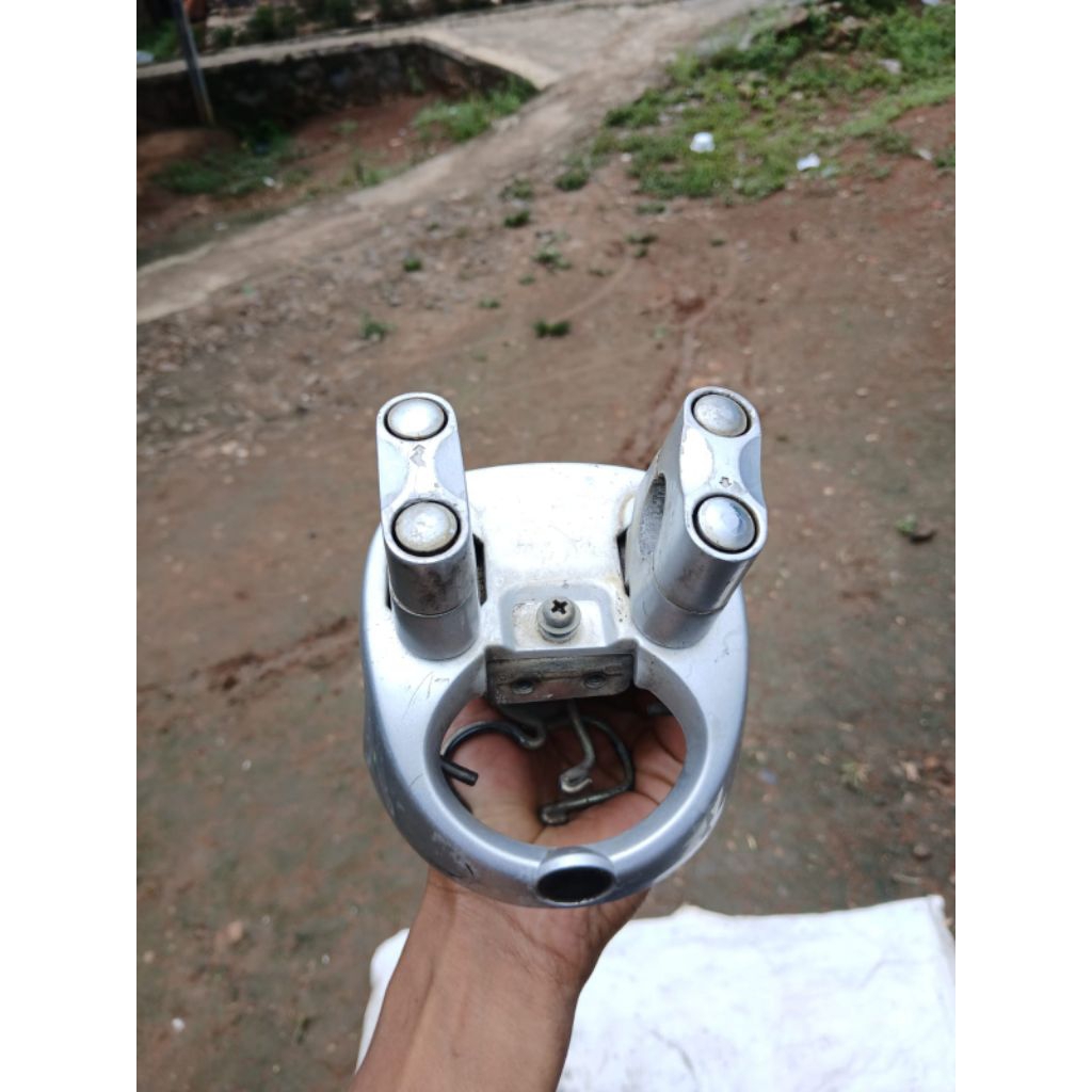 dudukan stang yamaha fino karbu copotan original