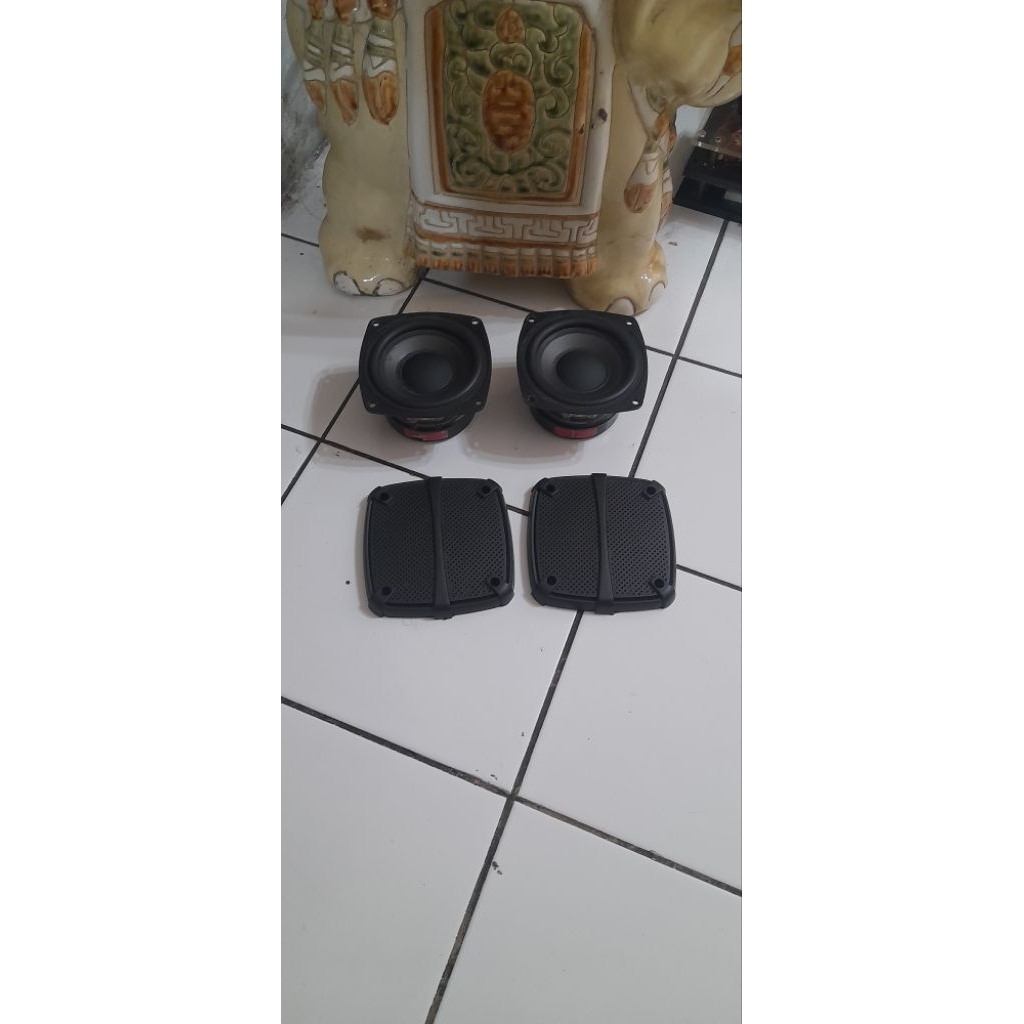 Speaker mid Petras 4inc made in USA