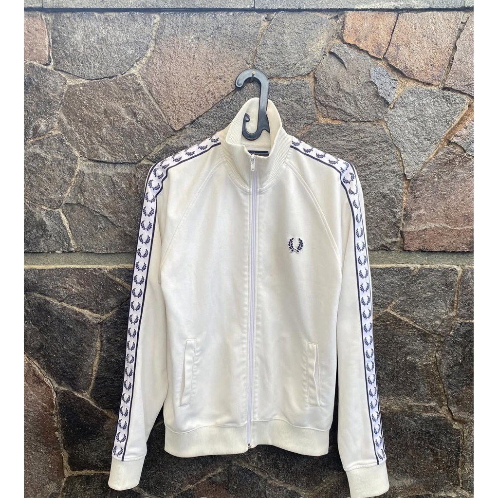TC FRED PERRY TAPED WHITE SIZE S