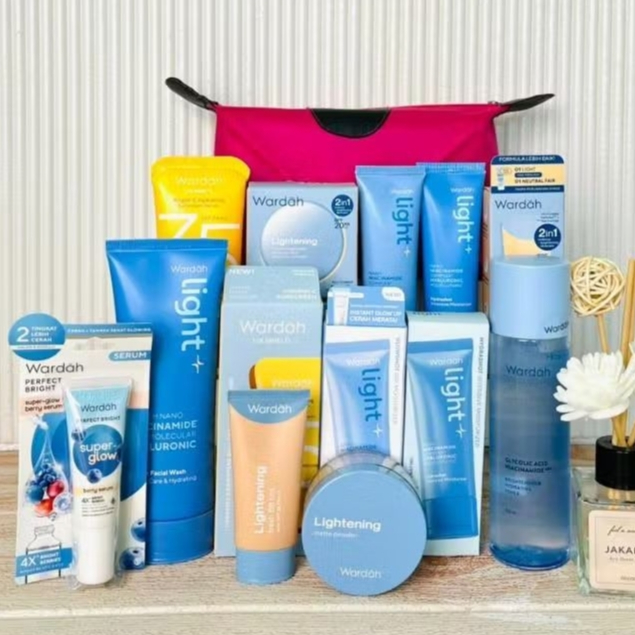 Wardah Paket Lightening Skincare Dan Make Up 8 Produk ( Skincare+Bedak Tabur+bb tint)
