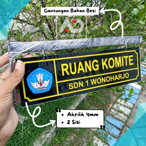 papan nama akrilik / papan nama kelas / amirkelipkelip