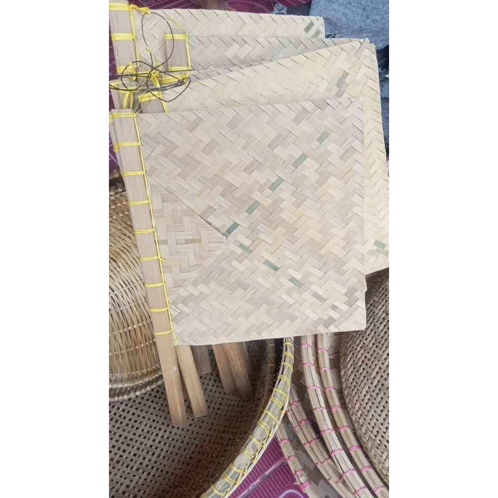 Hihid/Kipas bambu sedang