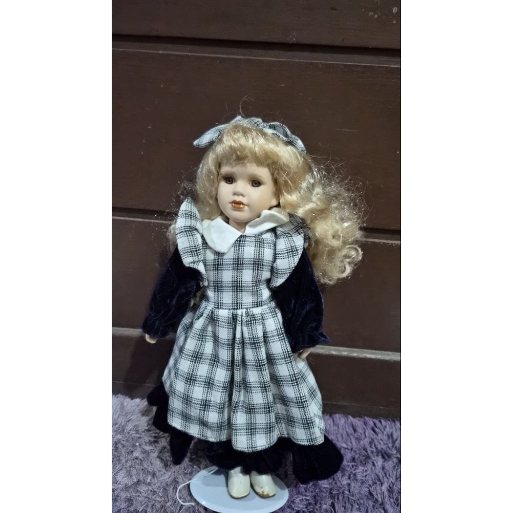 porcelain doll vintage