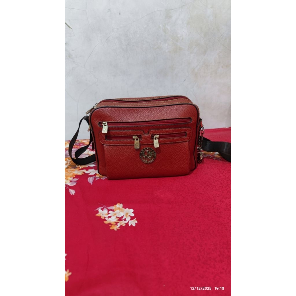 Charles Louvier Preloved