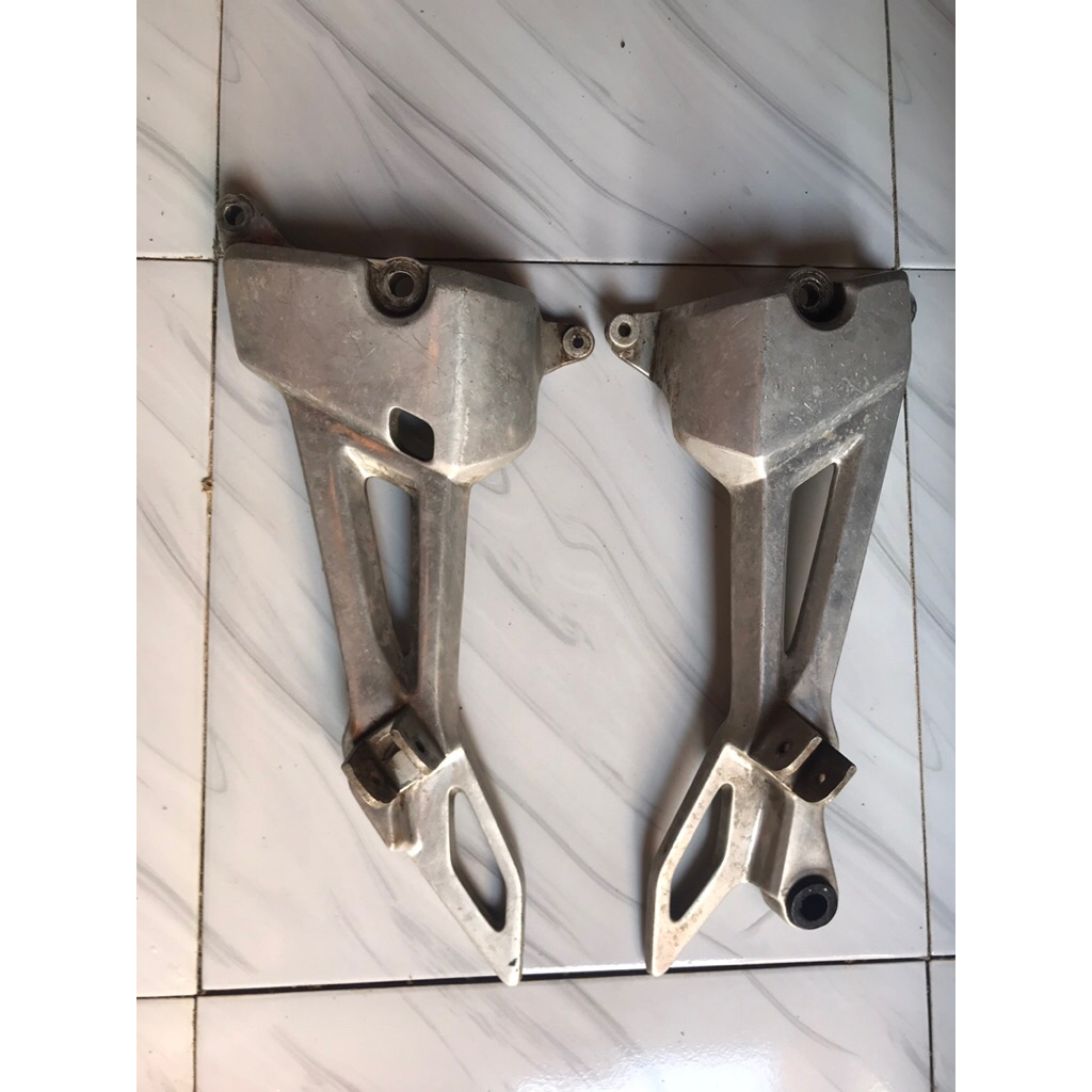 Footstep belakang megapro primus