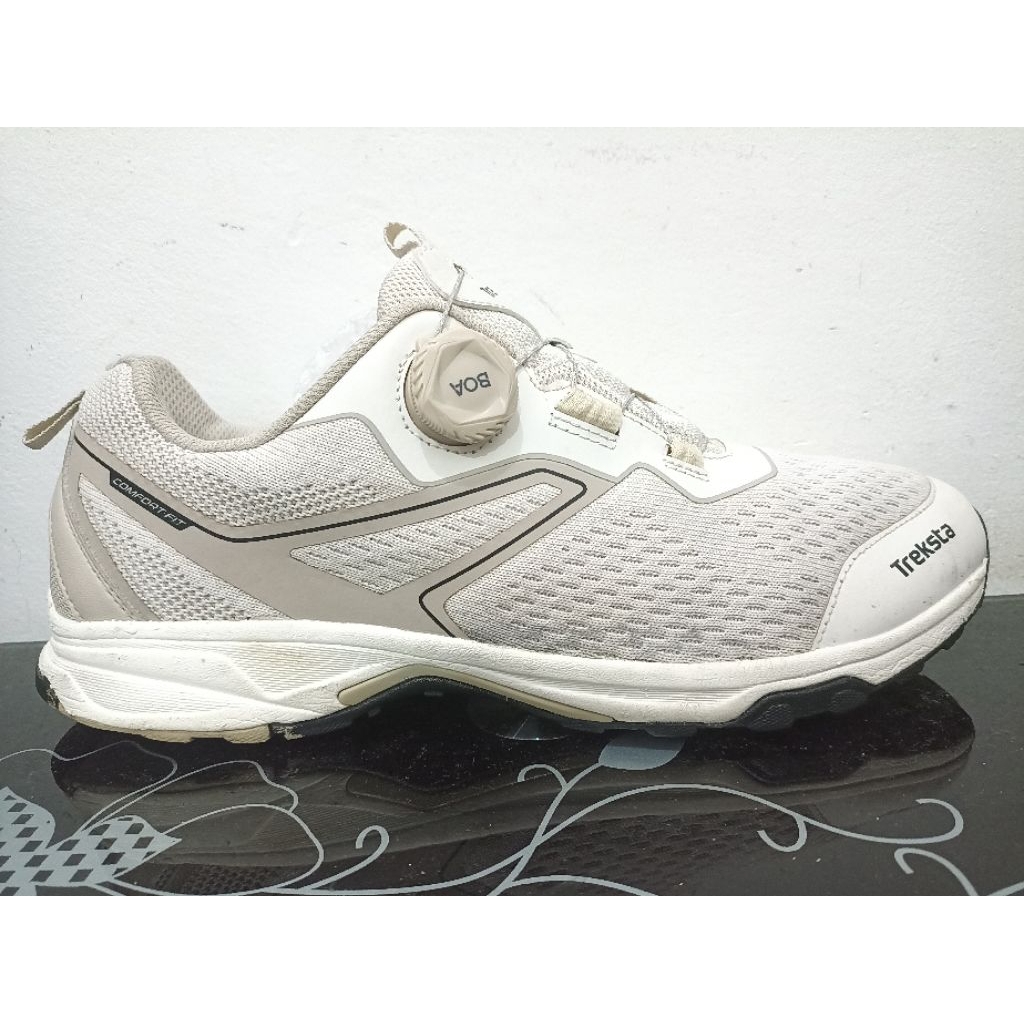 Sepatu Second Ori - Treksta Size 44