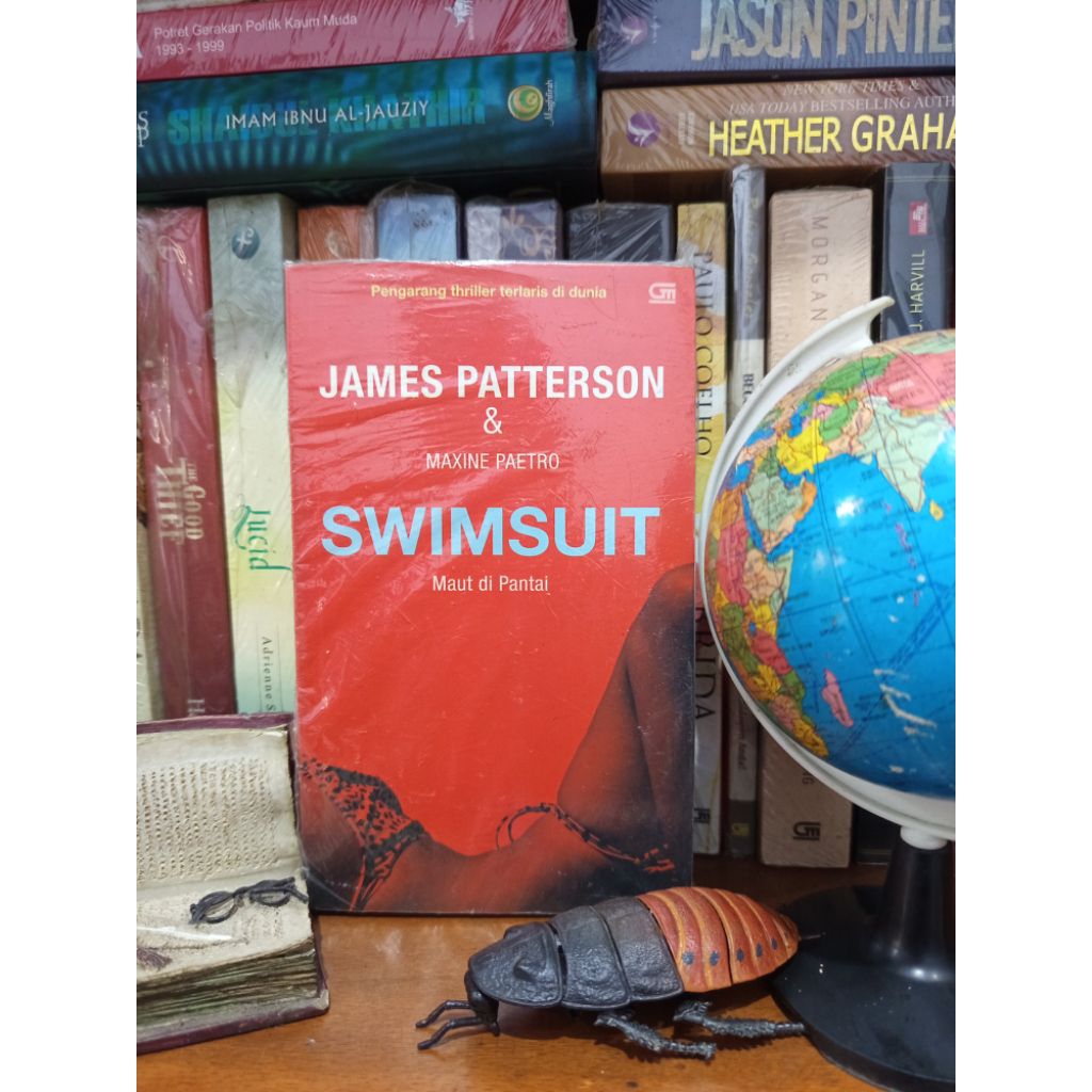 Novel Maut di Pantai - Swimsuit