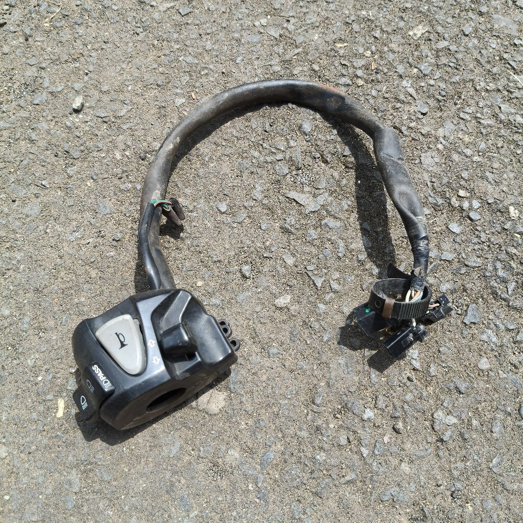 Holder kiri CRF 150L Original (bekas)