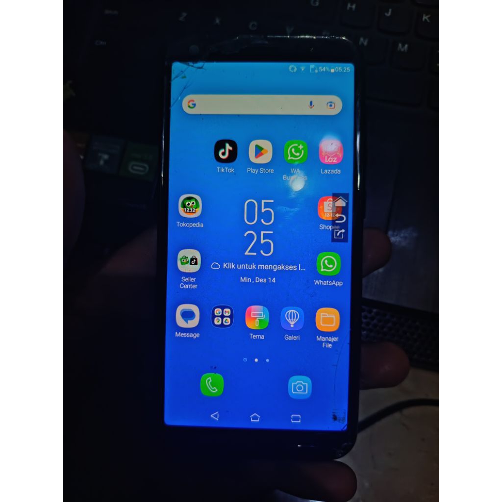 asus zenfone max m1 3/32  hp murah minus lcd harus di ganti