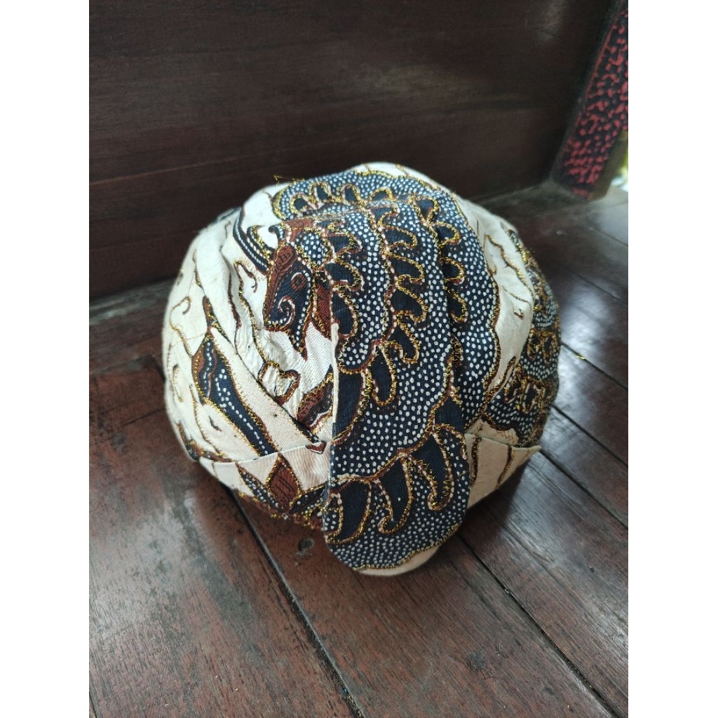 Blangkon prada jogja