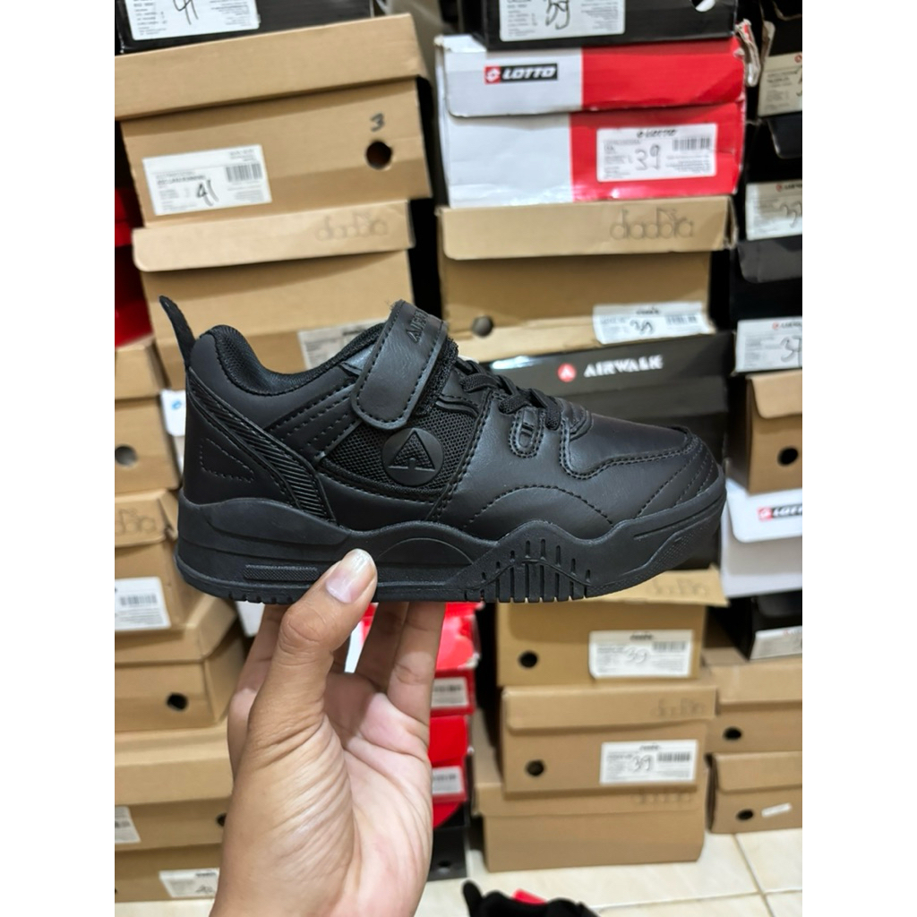 Sepatu Anak Airwalk Kids Cade JR Warna Black Size 30