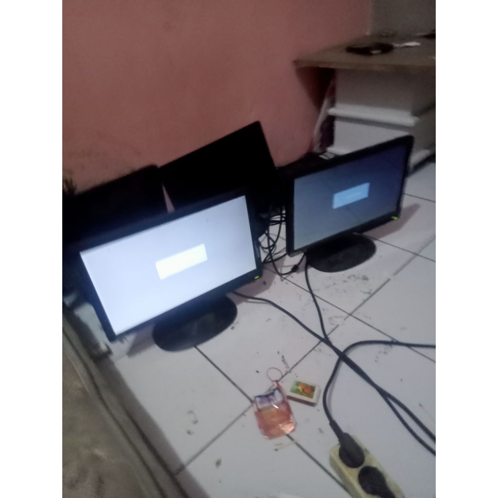 monitor komputer  merk benQ