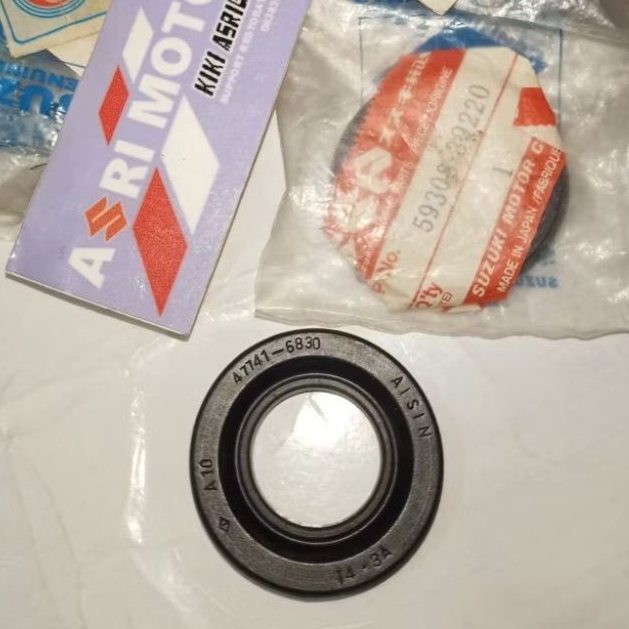 Seal boot piston kaliper suzuki GP100 GP125 Gp 100 125 original sgp japan