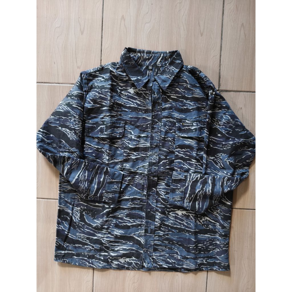 Jacket Kemeja Merek Toraichi Motif Loreng Biru Hitam Bahan Kanvas Denim Size XL Lengan Panjang