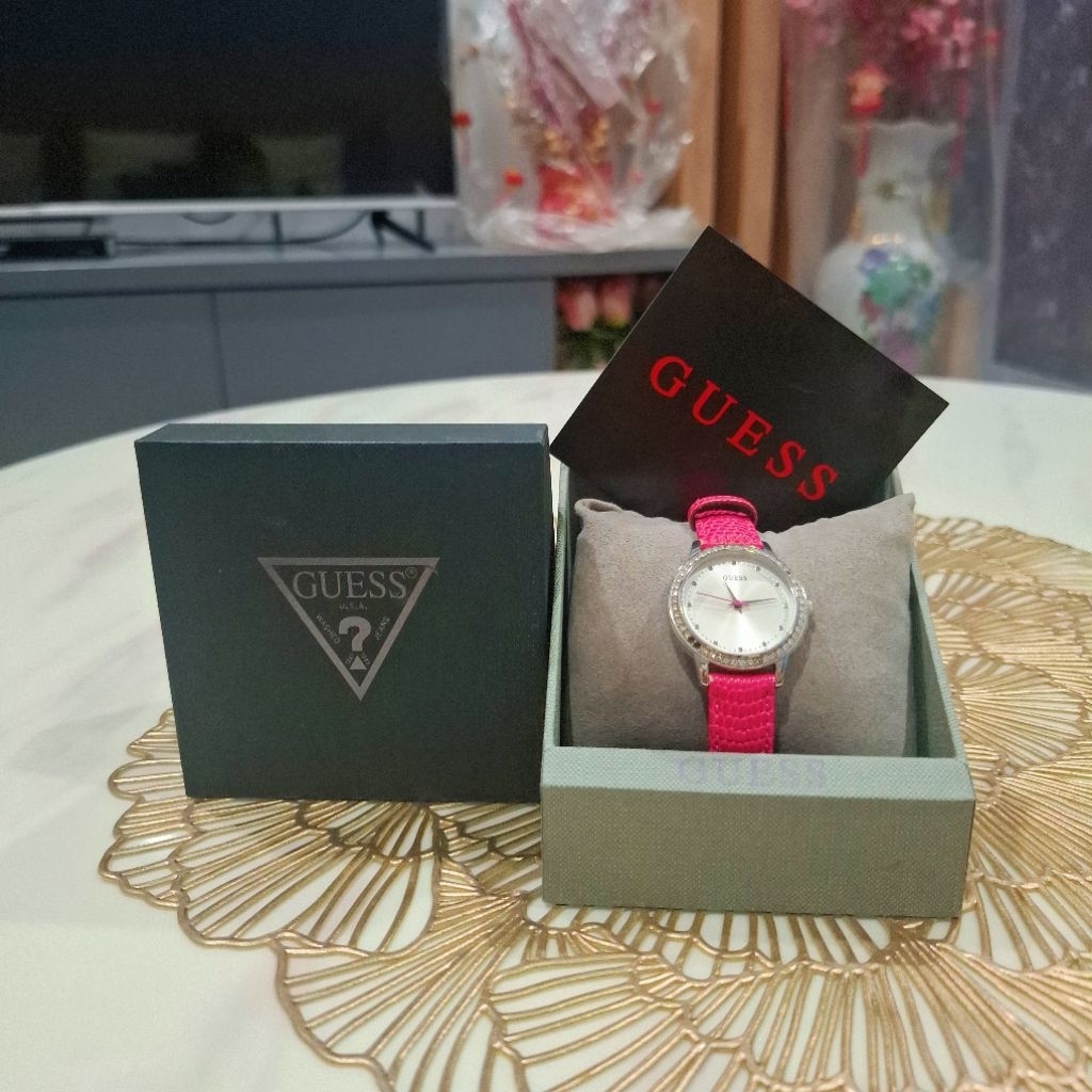 PRELOVED jam tangan wanita original GUESS PRELOVED