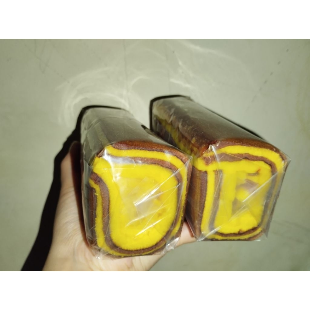 Lapis Legit Gulung Basah Premium Rasa Coklat