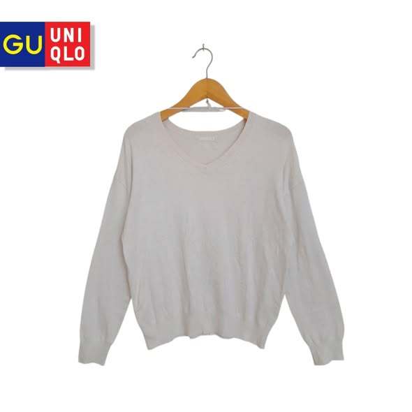 Sweater Basic Kutub V-neck GU Uniqlo Ivory (KODE : B123 - 19)