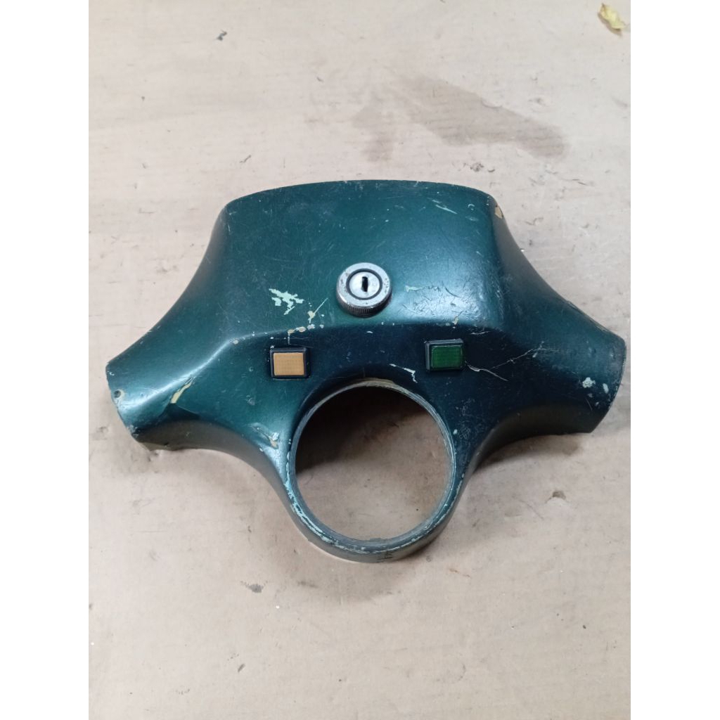 batok totok depan vespa  atas px ps strada ori second bahan plastik