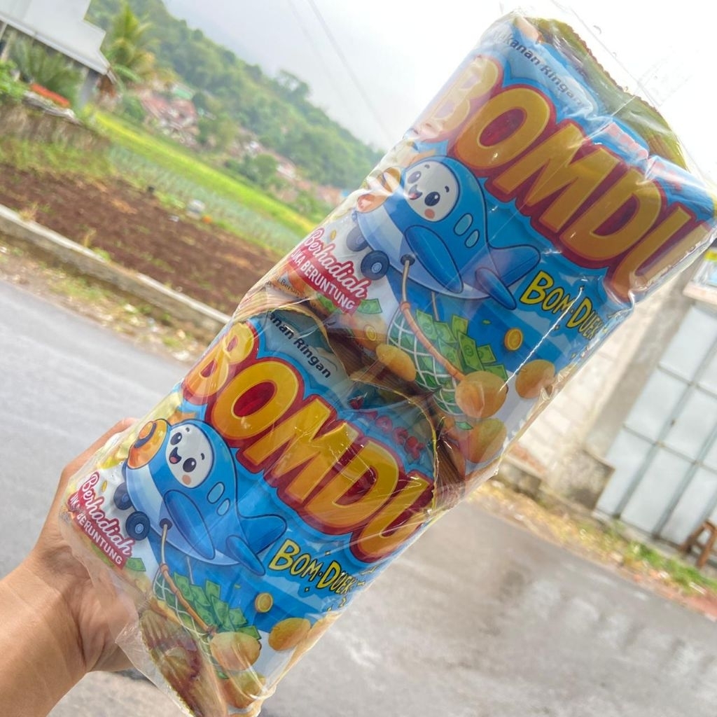 Chiki viral bomdu berhadiah uang langsung didalam kemasan 1 pack isi 10 pcs
