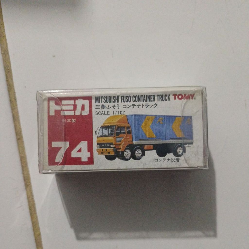 Tomica No 74 Mitsubishi Fuso Container Truck Japan