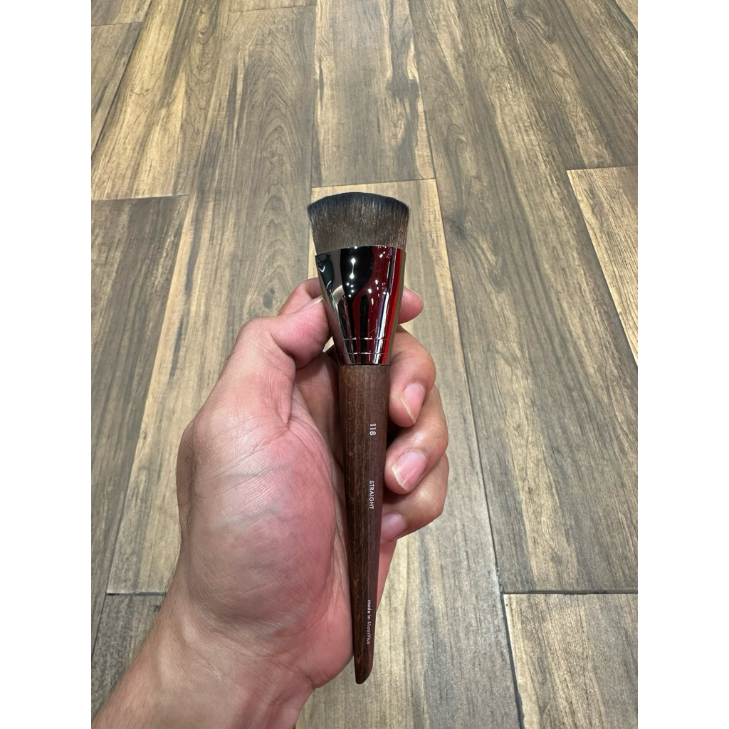 ORI  #118 HD Skin Hydra Glow Foundation Brush MakeupForever