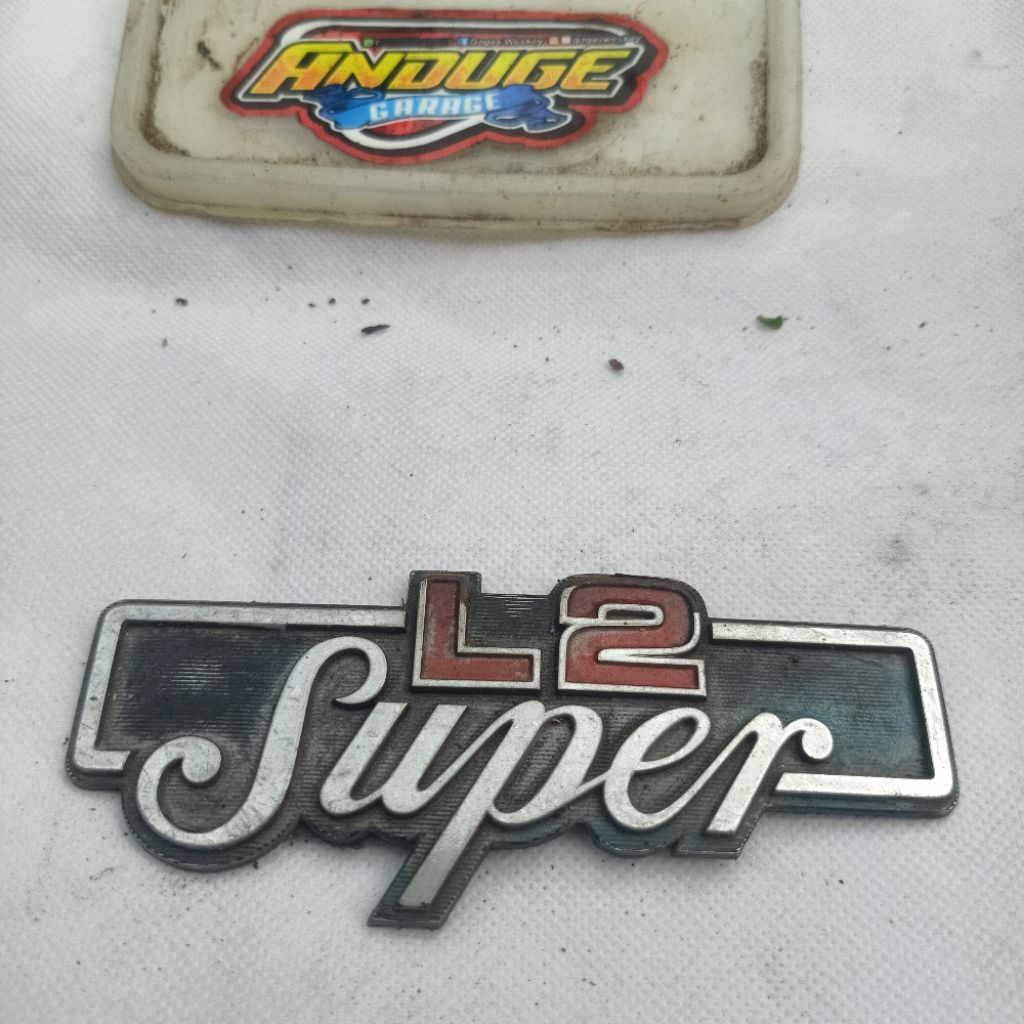 emblem logo tepong tempong tutup box aki kanan atau kiri Yamaha l2sn L2 super l2sn Oryginal second b