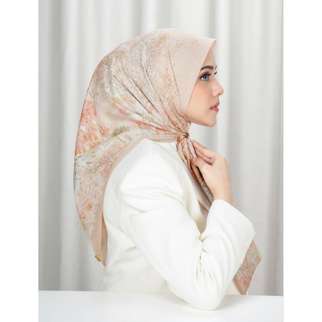 BUTTONSCARVES NEW YORK 4 WISDOM - COMPASSION  / hijab segi empat / kerudung polos / hijab polos