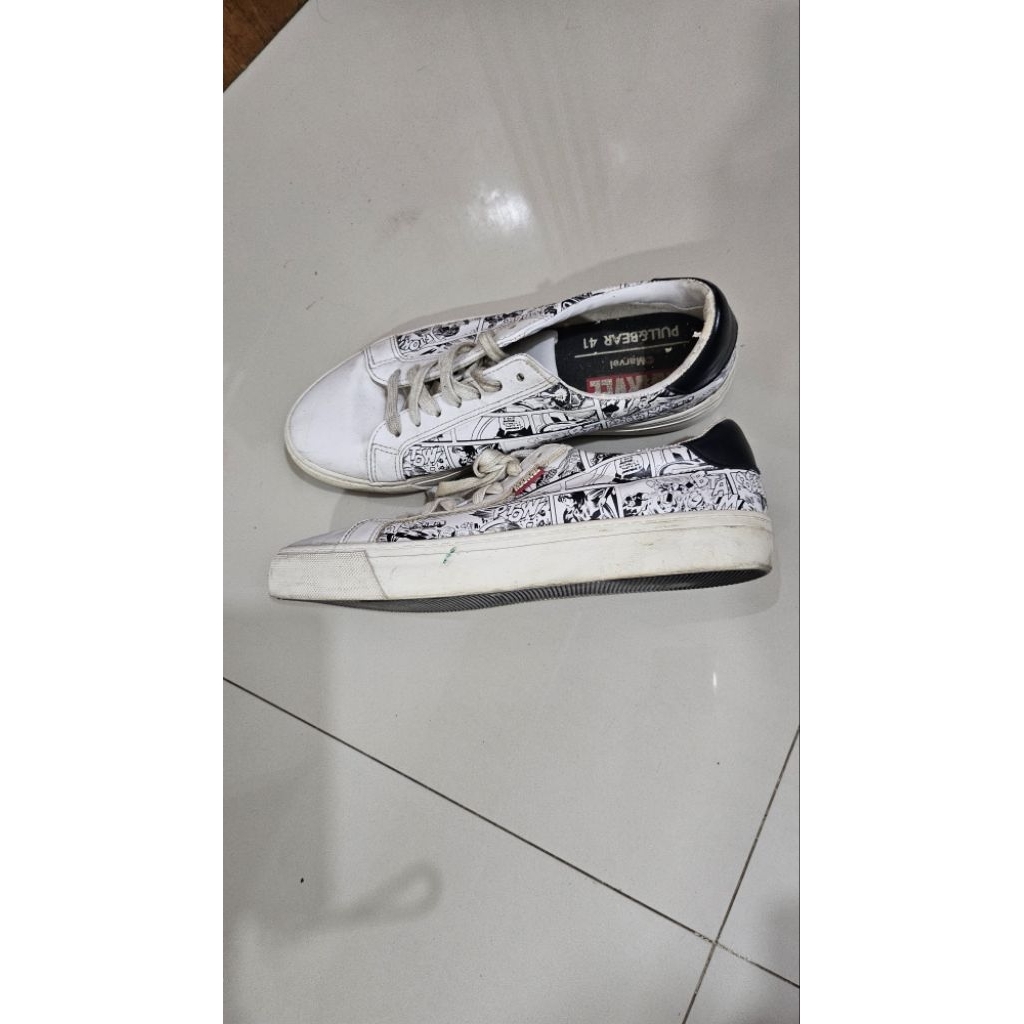 sepatu pull n  bear preloved