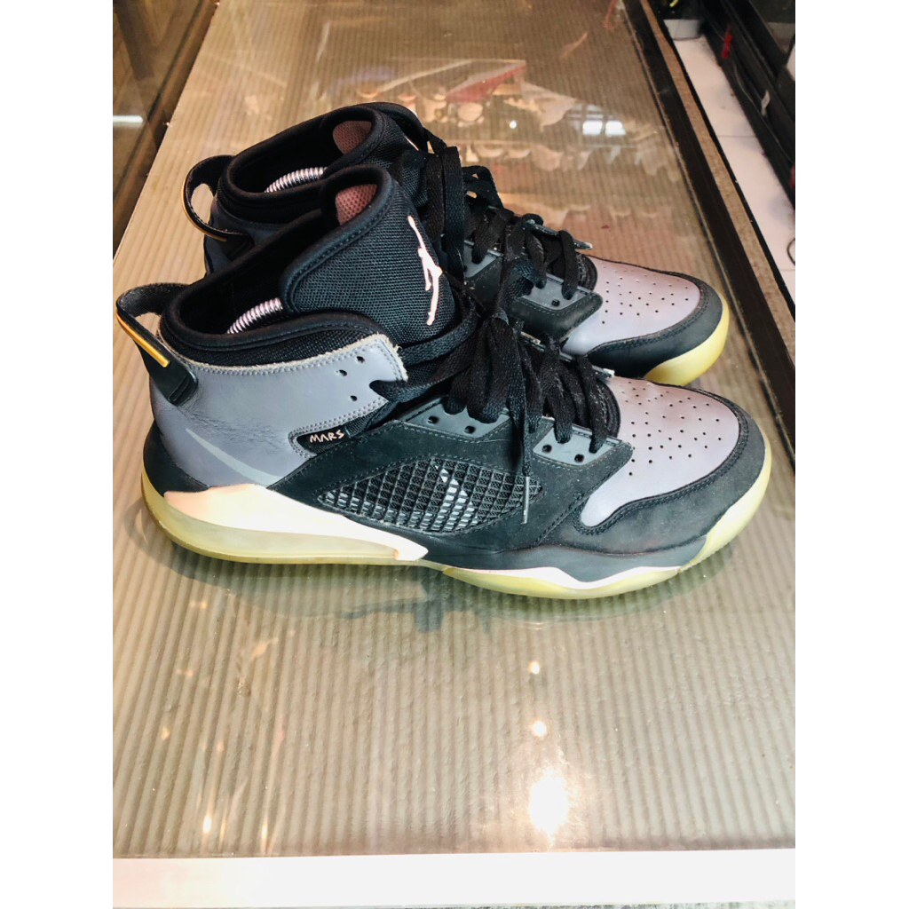 Nike Air Jordan Mars 270