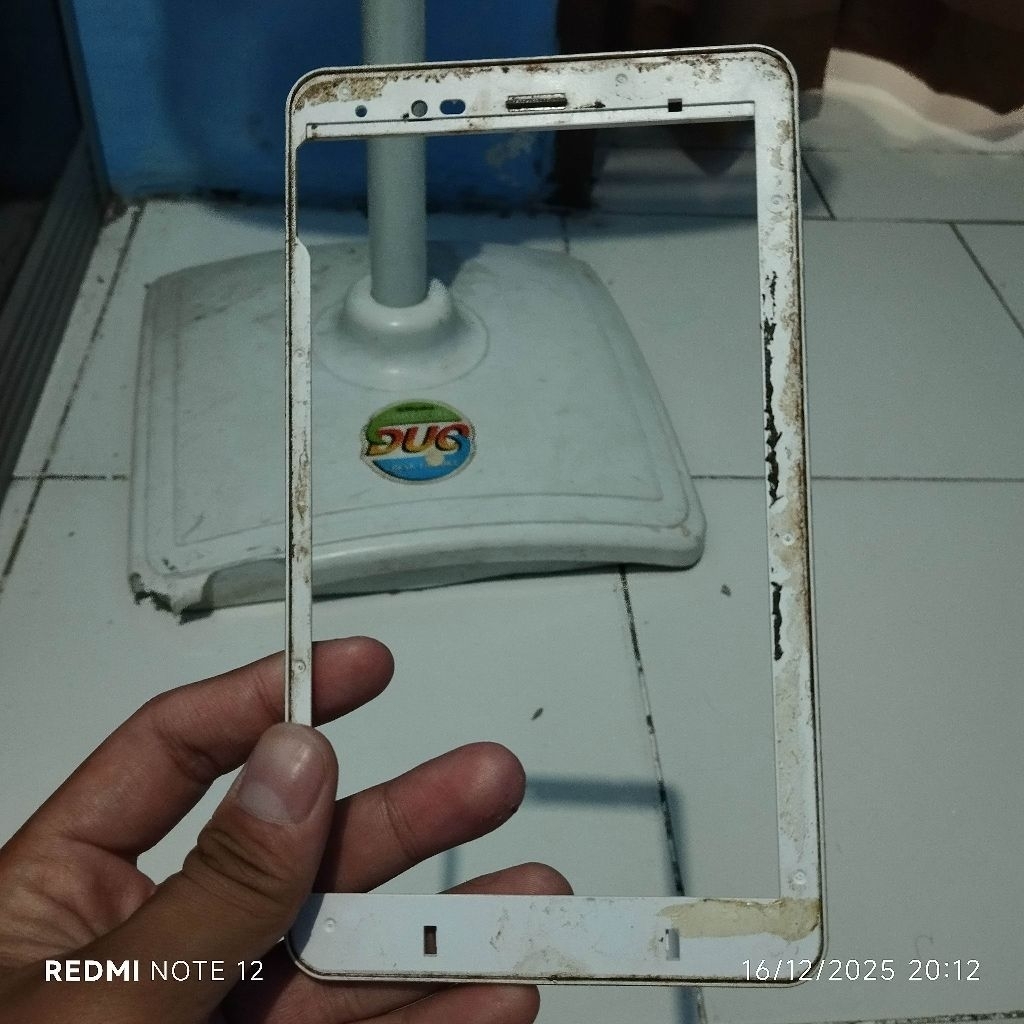 Frame/Bazel LCD Tablet Evercoss AT1A