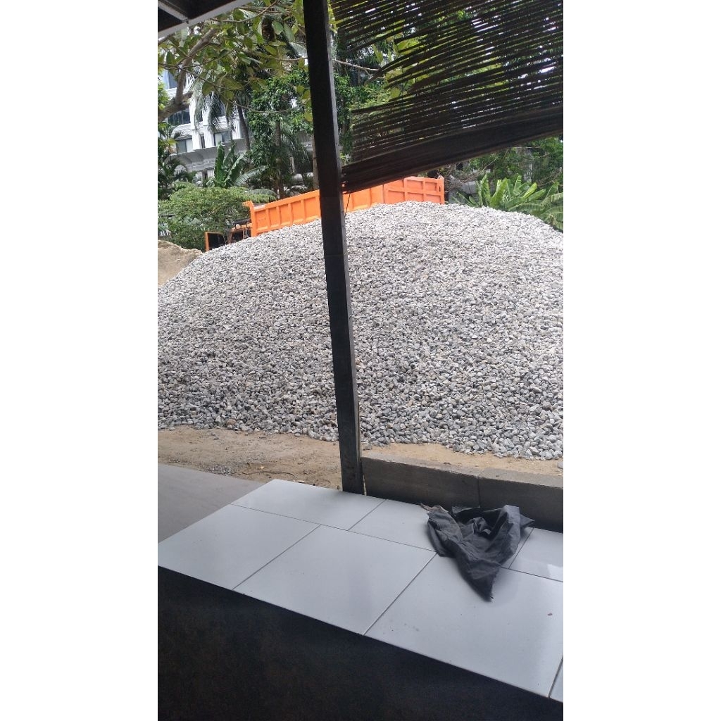 Batu split 1truk colt disel 6m³