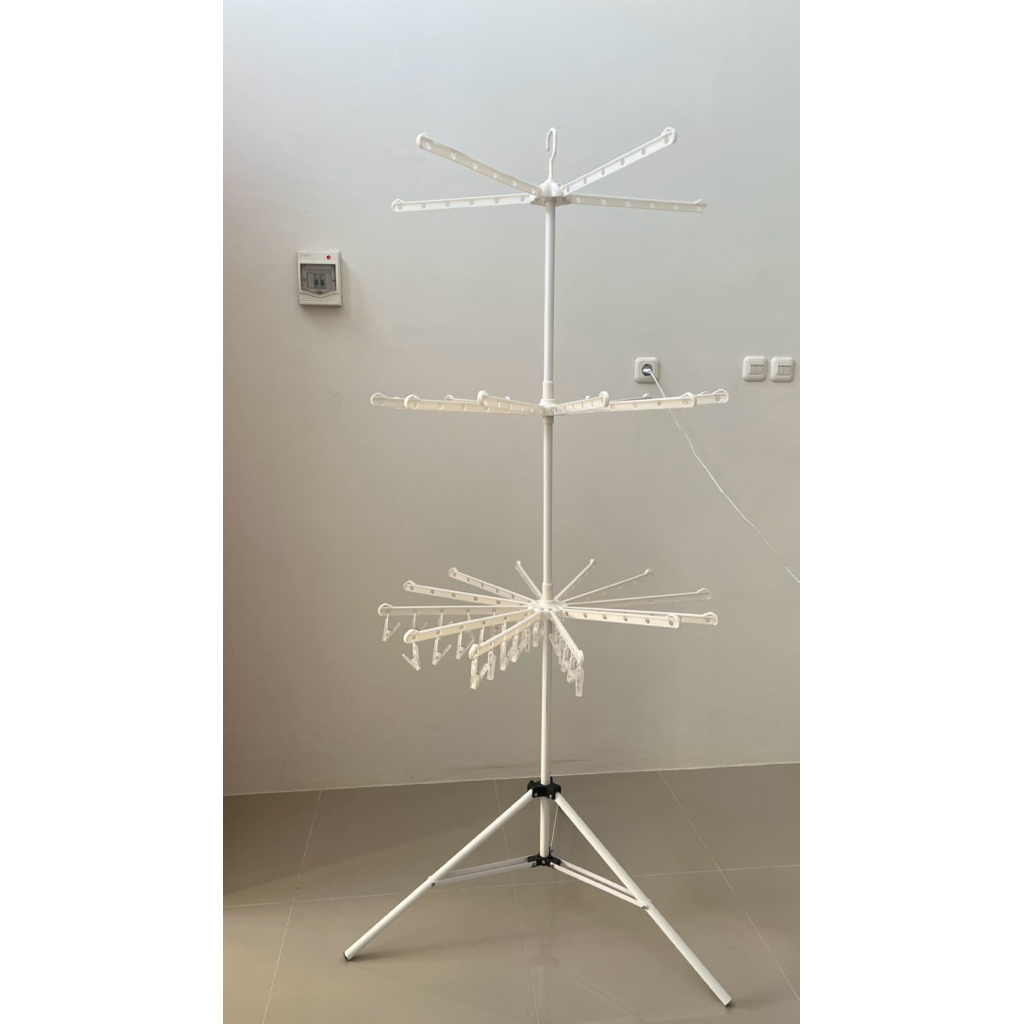 PRELOVED GANTUNGAN BAJU BAYI PUTAR 3 TINGKAT