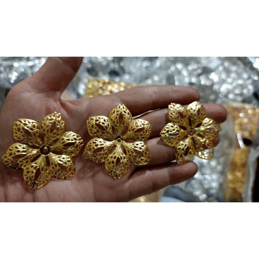 AKSESORIS LEMPENGAN BUNGA EMAS  UK 4,5CM