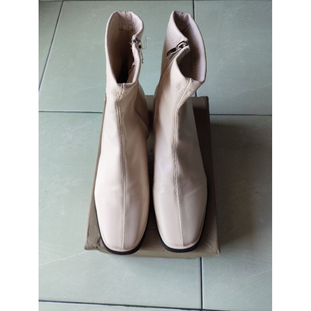 Preloved Sepatu Boots