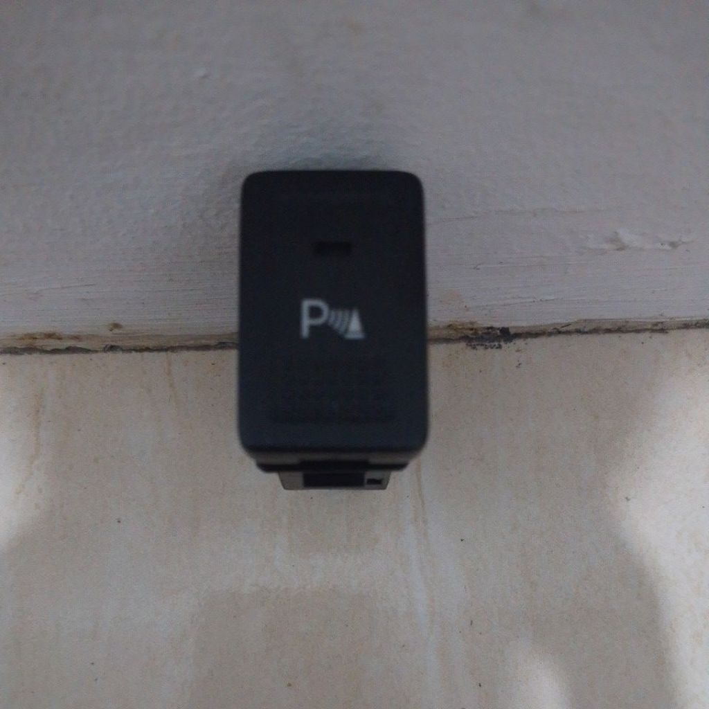tombol sensor parkir belakang Suzuki Ertiga XL7 Swift dan vitara original