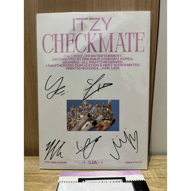 Signed All Member Album ITZY Checkmate - Lia Ver
